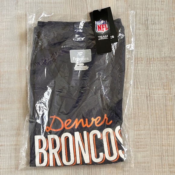 NWT Denver Bronco's Large V-Neck Fanatics Team Tee-shirt Women's L Blue & Orange - Picture 1 of 4